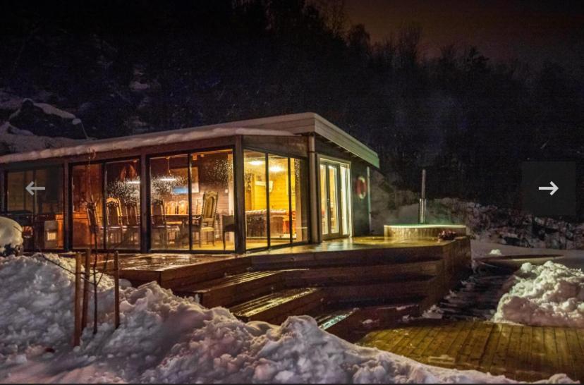 Sea View Sauna And Hot Tube